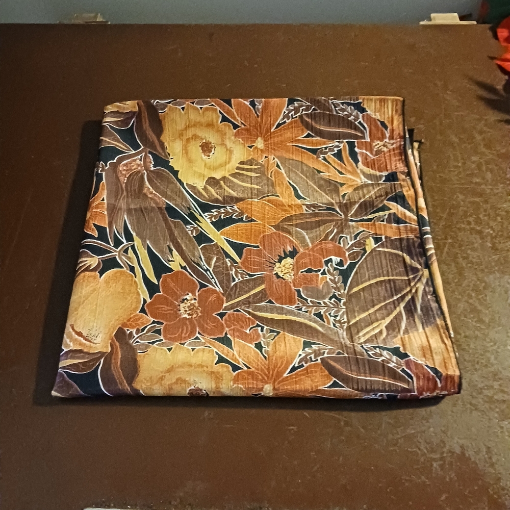 Vintage Well Designed Floral Patterned Scarf - image 3